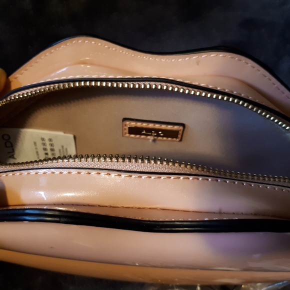ALDO LIPS TO KISS CROSSBODY PURSE - Picture 3 of 4